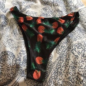 Never Worn Pineapple Cheeky Swim Bottoms Fits M/L